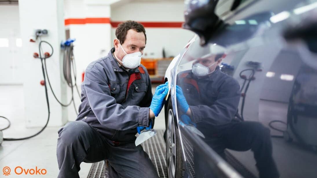 Kratzer am Auto entfernen